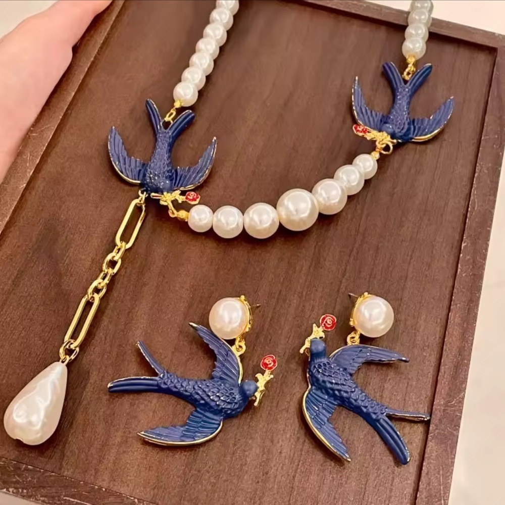 Vintage Swallow Pearl Gold Couture Necklace Earrings Set